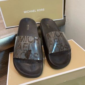 Michael Kors Gilmore Slides worn once